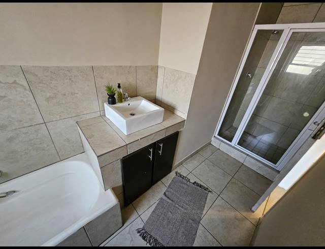 4 BEDROOM APARTMENT FOR SALE IN BRAMLEY